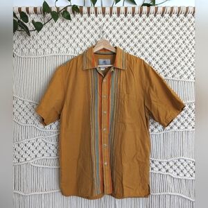 Short sleeve button down